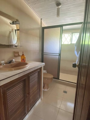 Cabin, 4 Bedrooms, Accessible, Smoking | Bathroom