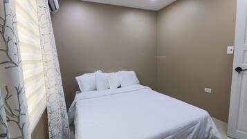 3 quartos, ferros/tábuas de passar roupa, Wi-Fi, roupa de cama