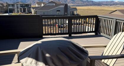 Deja-View: Designer-Curated Sterling Ranch Home - Monthly Rental