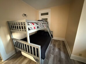 7 bedrooms, iron/ironing board, WiFi, bed sheets