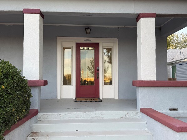 Unclassified image, 1 of 25, button