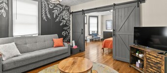 Downtown Studio Chic- 3 blocks from the Zoo