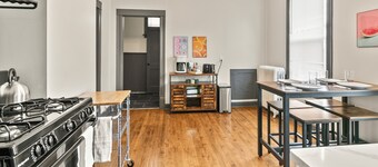 Downtown Studio Chic- 3 blocks from the Zoo