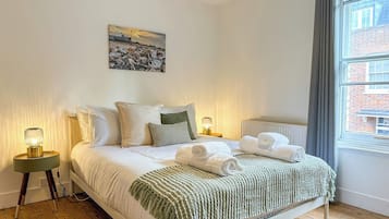 3 makuuhuonetta, silitysrauta/-lauta, internet, vuodevaatteet