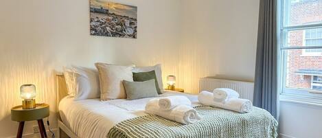 3 bedrooms, iron/ironing board, Internet, bed sheets