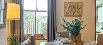 New | Cosy & Stylish City Centre Home | Sleeps 6