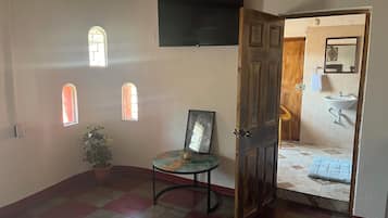 Deluxe kamer, uitzicht op de binnenplaats | Gratis wifi