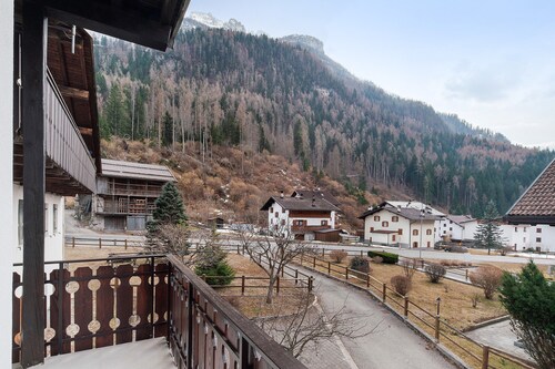 Holiday Home 'Ciasa Civetta' with Mountain View, Private Terrace and Wi-Fi