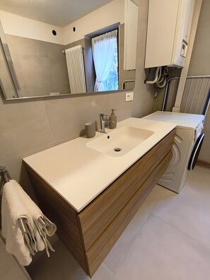 Immagine non classificata, 2 di 33, pulsante