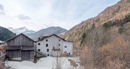 Holiday Home 'Ciasa Civetta' with Mountain View, Private Terrace and Wi-Fi