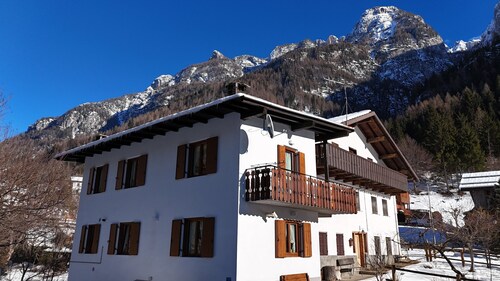 Holiday Home 'Ciasa Civetta' with Mountain View, Private Terrace and Wi-Fi