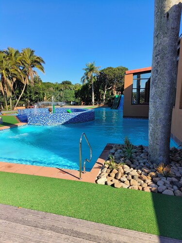 Large, spacious 2-bedroom, 2.5-bathroom villa, river views, golf ,tennis , beach