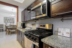 Fridge, microwave, oven, stovetop - Family-friendly (Santo Domingo)