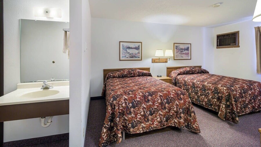 The Roosevelt Hotel & RV Park