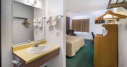 The Roosevelt Hotel & RV Park Gateway to Theodore Roosevelt National Park-Medora-on i-94