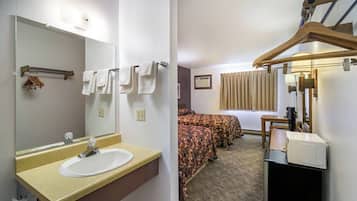 Deluxe Double Room, 2 Double Beds, Hill View