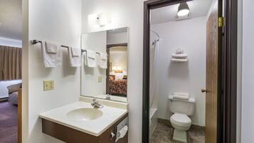 Separate bathtub and shower, free toiletries, hair dryer, towels