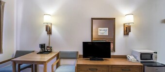 The Roosevelt Hotel & RV Park 