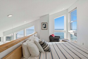 4 makuuhuonetta, työpöytä, Wi-Fi, vuodevaatteet