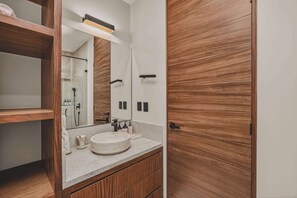 Shower, hair dryer, towels, shampoo - Casa Paz your oasis with 3 pools - abandon stress (Sayulita)