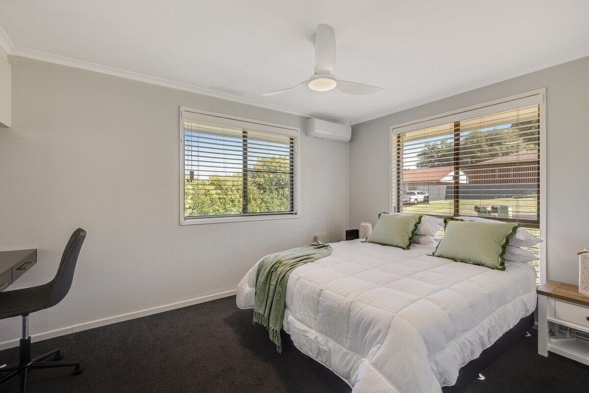 2 bedrooms, iron/ironing board, Internet, bed sheets