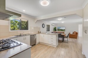 Private kitchen - Prime Stay – Steps from St Vincent’s & Grammar! (East Toowoomba)