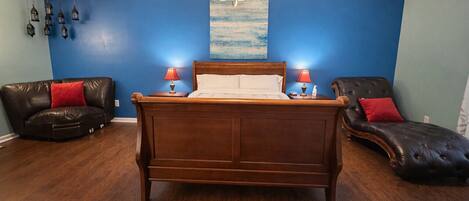 2 bedrooms, desk, iron/ironing board, travel cot