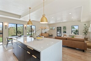 Unclassified image, 4 of 67, button - Modern Style Home, Near Expo, RSL, Skiing (Sandy)