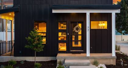 Modern Style Home, Near Expo, RSL, Skiing
