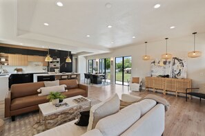 Unclassified image, 3 of 67, button - Modern Style Home, Near Expo, RSL, Skiing (Sandy)