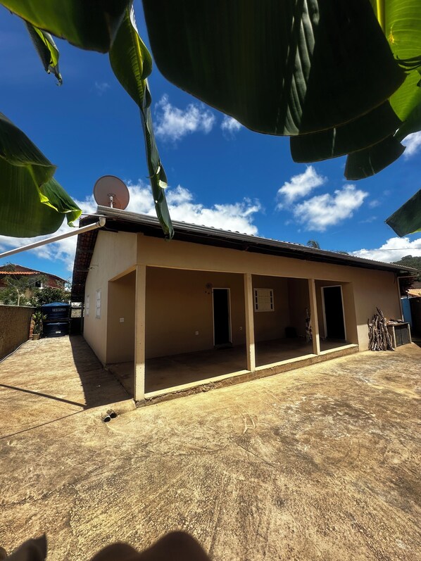 Unclassified image, 1 of 16, button