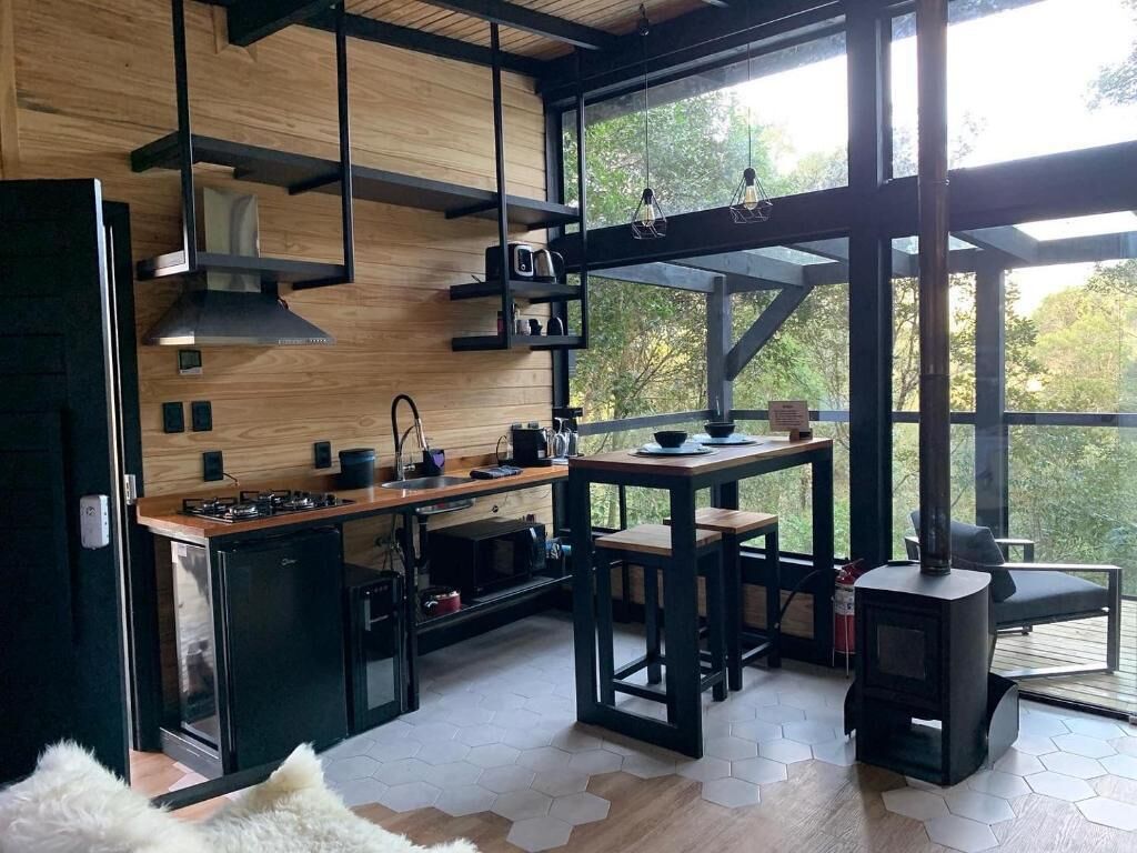 المنشأة من الداخل