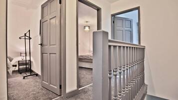 2 bedrooms, iron/ironing board, internet, bed sheets