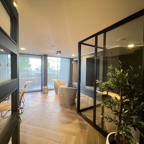 Interior - Patagonia Lounge: Calma (La Florida)