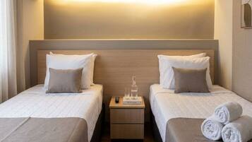 Standard Twin Room | Laptop workspace, free WiFi