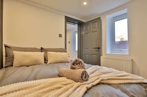 Chesterfield House, 7BR, Blackpool