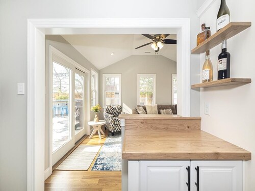 4-Bedroom House Near Beaches w/ Pool & Fire Pit