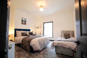 Unclassified image, 2 of 36, button