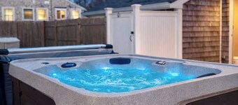 Renovated 4BR Family Retreat | AC & Hot Tub