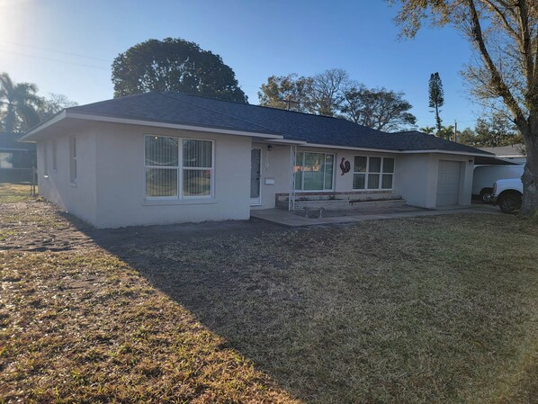 Exterior - Manatee River Bungalows - 2 (Bradenton)