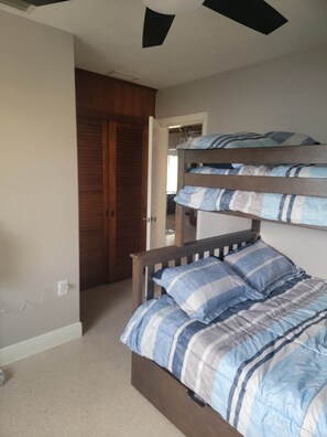 3 Schlafzimmer, Bügeleisen/Bügelbrett, WLAN