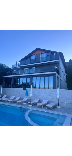 Unclassified image, 5 of 16, button - Bella Vista Lake Villa • Jacuzzi • Balcony • Perfect for Groups (Memlisht)