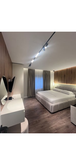 Unclassified image, 3 of 16, button - Bella Vista Lake Villa • Jacuzzi • Balcony • Perfect for Groups (Memlisht)