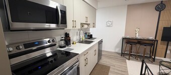 Relaxing and Neat Full Basement Suite