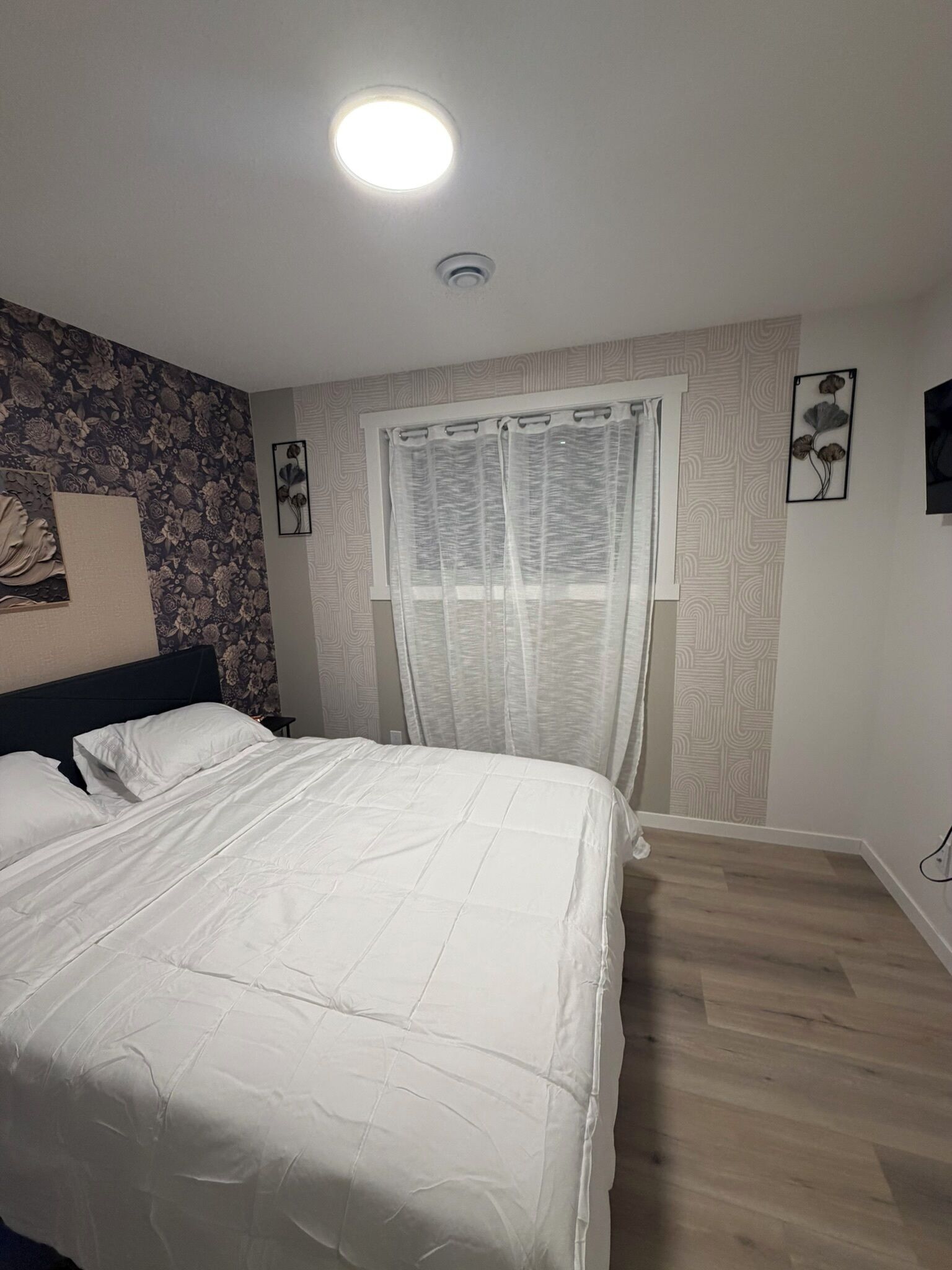 1 dormitorio, tabla de planchar con plancha, wifi y ropa de cama