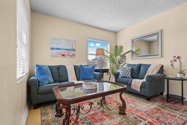Livingroom with queen sofa sleeper