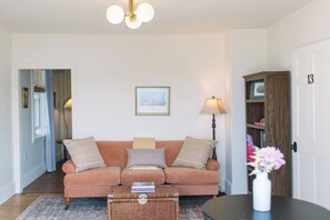 Smart TV, fireplace, books