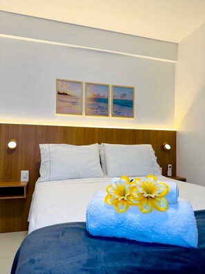 1 bedroom, iron/ironing board, free WiFi, bed sheets - Mykonos Corner: Sun, Sea and Silence. Relax and enjoy leisure time on Itapuã beach! (Salvador)