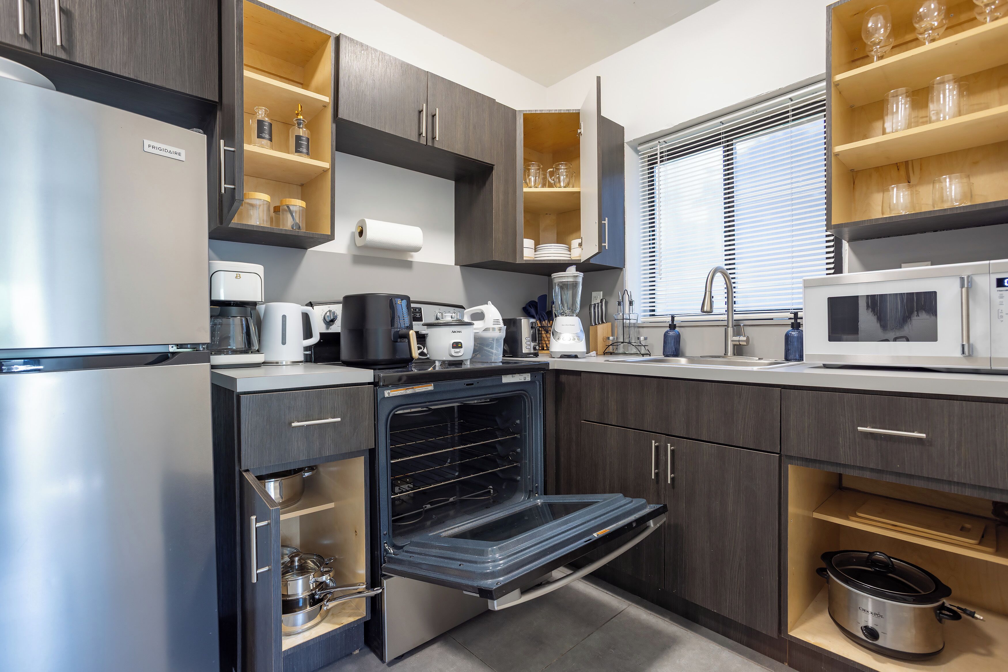 微波炉、烤箱、炉灶