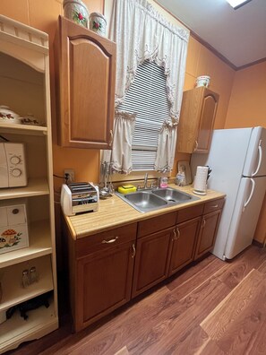 Unclassified image, 4 of 23, button